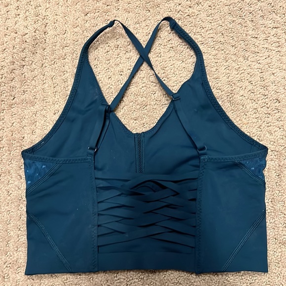 Like New ladies LuluLemon Bra Top bralette Sports Bra yoga athletic running - Picture 3 of 3